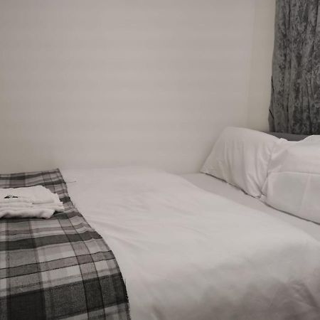 ホテル Ella'S Place ルートン エクステリア 写真
