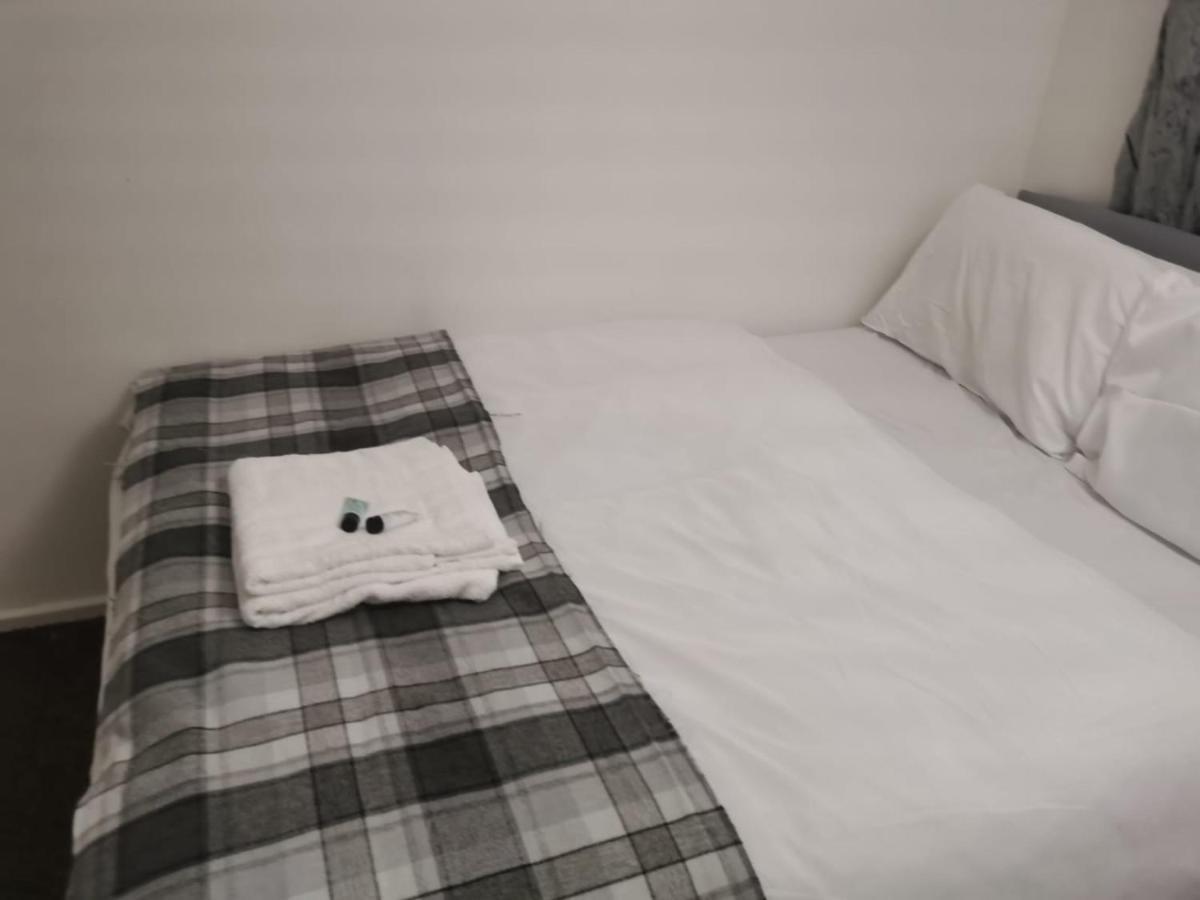 ホテル Ella'S Place ルートン エクステリア 写真