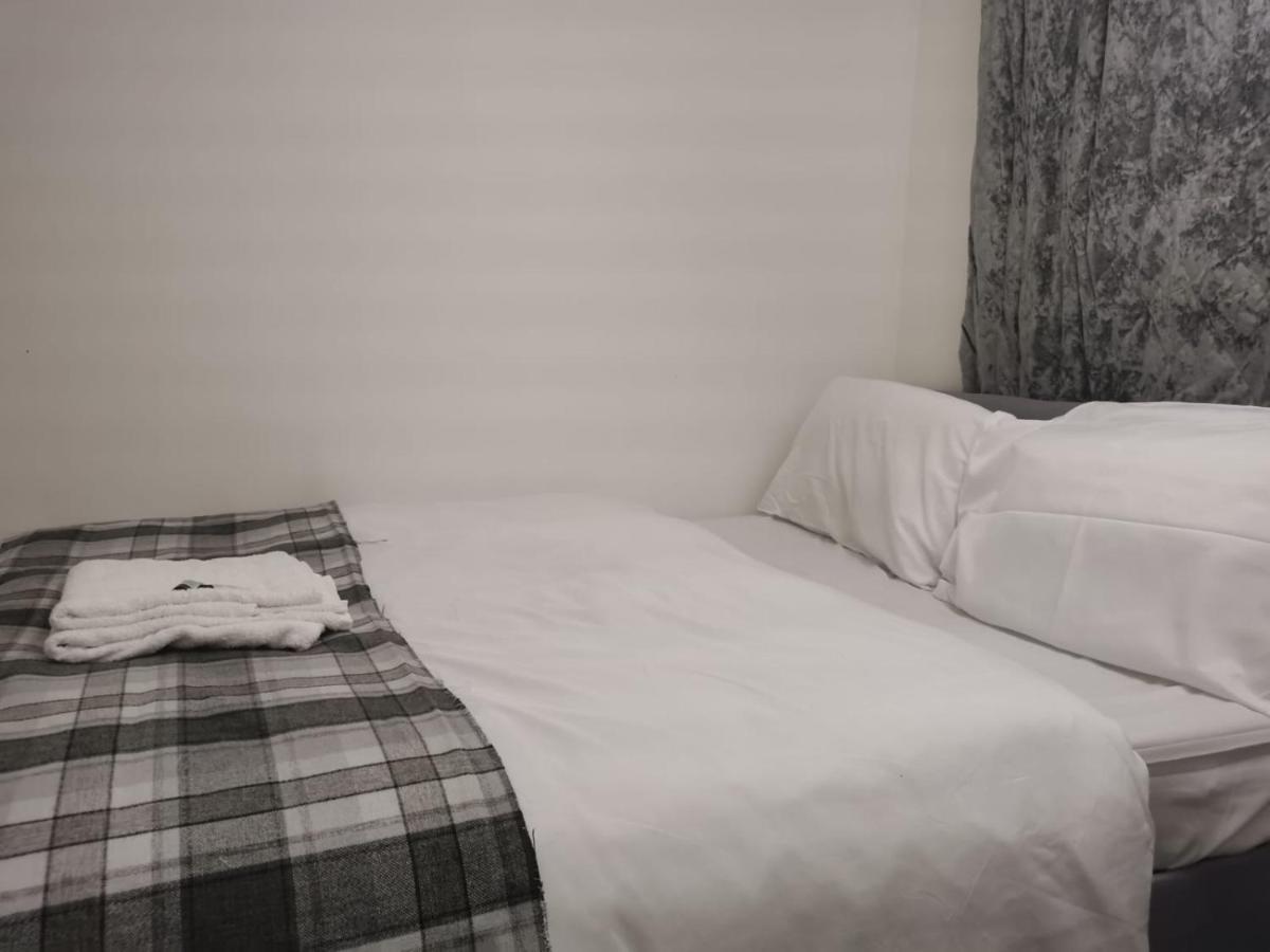 ホテル Ella'S Place ルートン エクステリア 写真